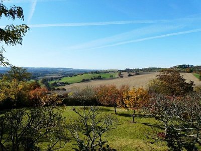 Point de vue sur la Vallée de la Dronne à la terrasse de Montagrier