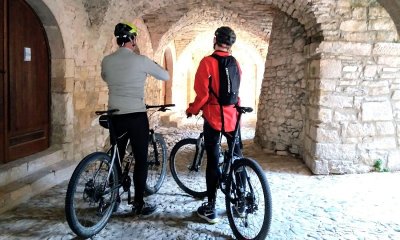 RANDONNÉE ENTRE SÉRANNE ET GORGES DE L'HÉRAULT - GR® DE PAYS TOURS EN GRAND PIC SAINT-LOUP