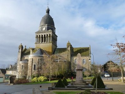 Circuit entre église et campagne
