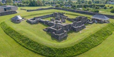 JUBLAINS - BOIS ET CHAPELLES