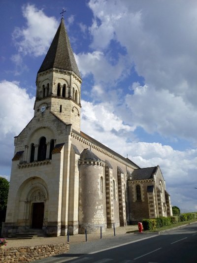 COUTURES - 76 - VIGNES ET TROGLOS