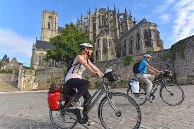 LE MANS < > LE GRAND LUCÉ