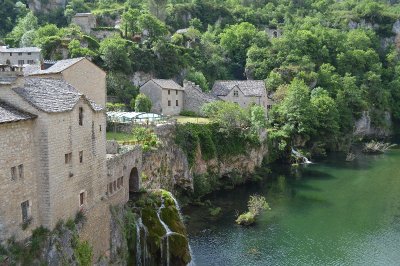 VILLAGE DE SAINT-CHÉLY-DU-TARN