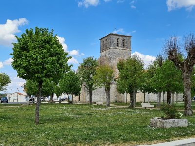 Circuit pédestre : Du village de Saint-Sornin à la tour de Broue