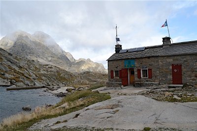 Le refuge d'Arrémoulit au départ du Caillou de Soques