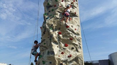 ROCHER ARTIFICIEL POUR L'ESCALADE