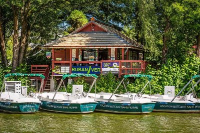 BATEAUX ELECTRIQUES  ET CANOES RUBAN VERT NANTES