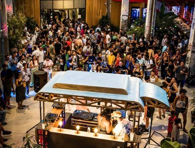 LES HALLES DE LA CARTOUCHERIE