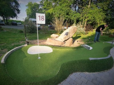 Toulx-Sainte-Croix : village insolite