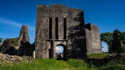 Vestiges du château de Présilly