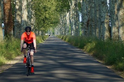 Boucle cyclable F8 : entre plaine et monts à vélo : Montrond-les-Bains / Saint-Cyr-les-Vignes