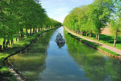 CANAL ENTRE CHAMPAGNE ET BOURGOGNE