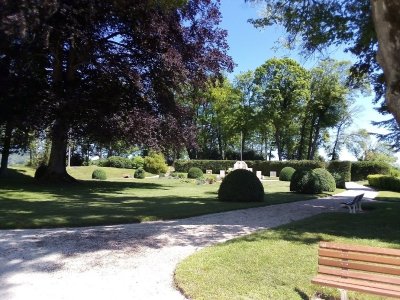 PARC DE L’HOTEL DE VILLE DE BOURBONNE-LES-BAINS