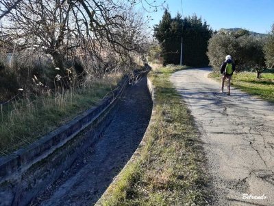 Passage du Canal de Craponne par Pélissanne