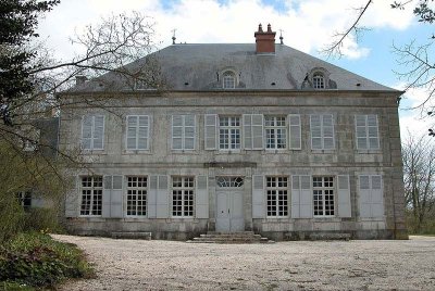 CHATEAU XVIIIe SIECLE DE CHATOILLENOT