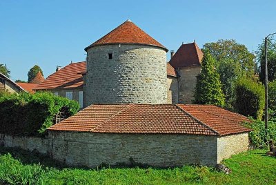 CHATEAU XVe DE CHARMOILLES